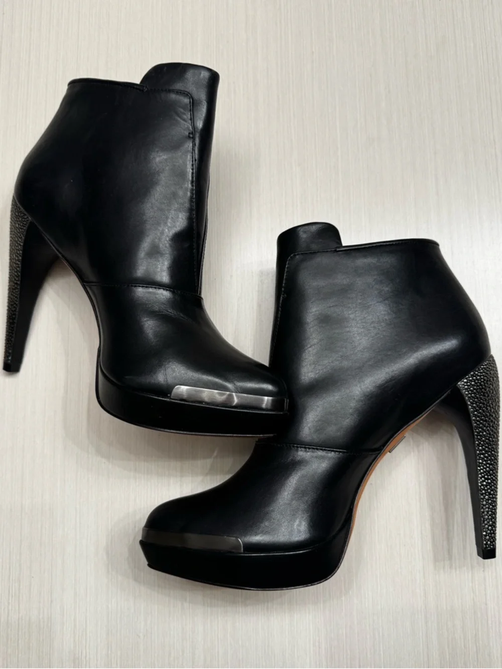 Hervé Léger Platform Ankle Boots Black Leather Metal Toe Heel 8.5 NWOT - Picture 4 of 10